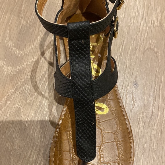 Black gladiator sandals - Picture 4 of 4